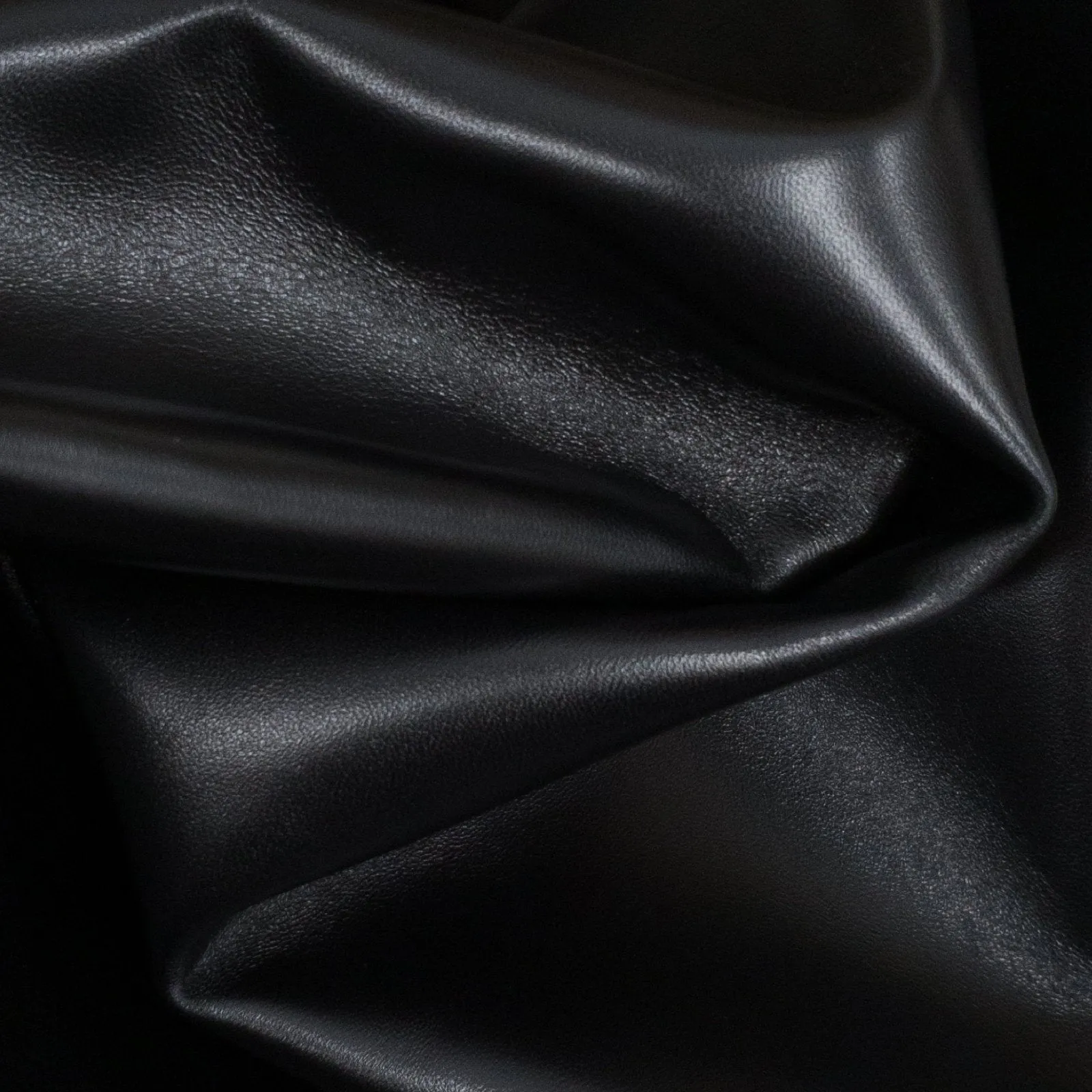 Black, 3-8 Sq Ft, 2-3 oz, Lamb Hides