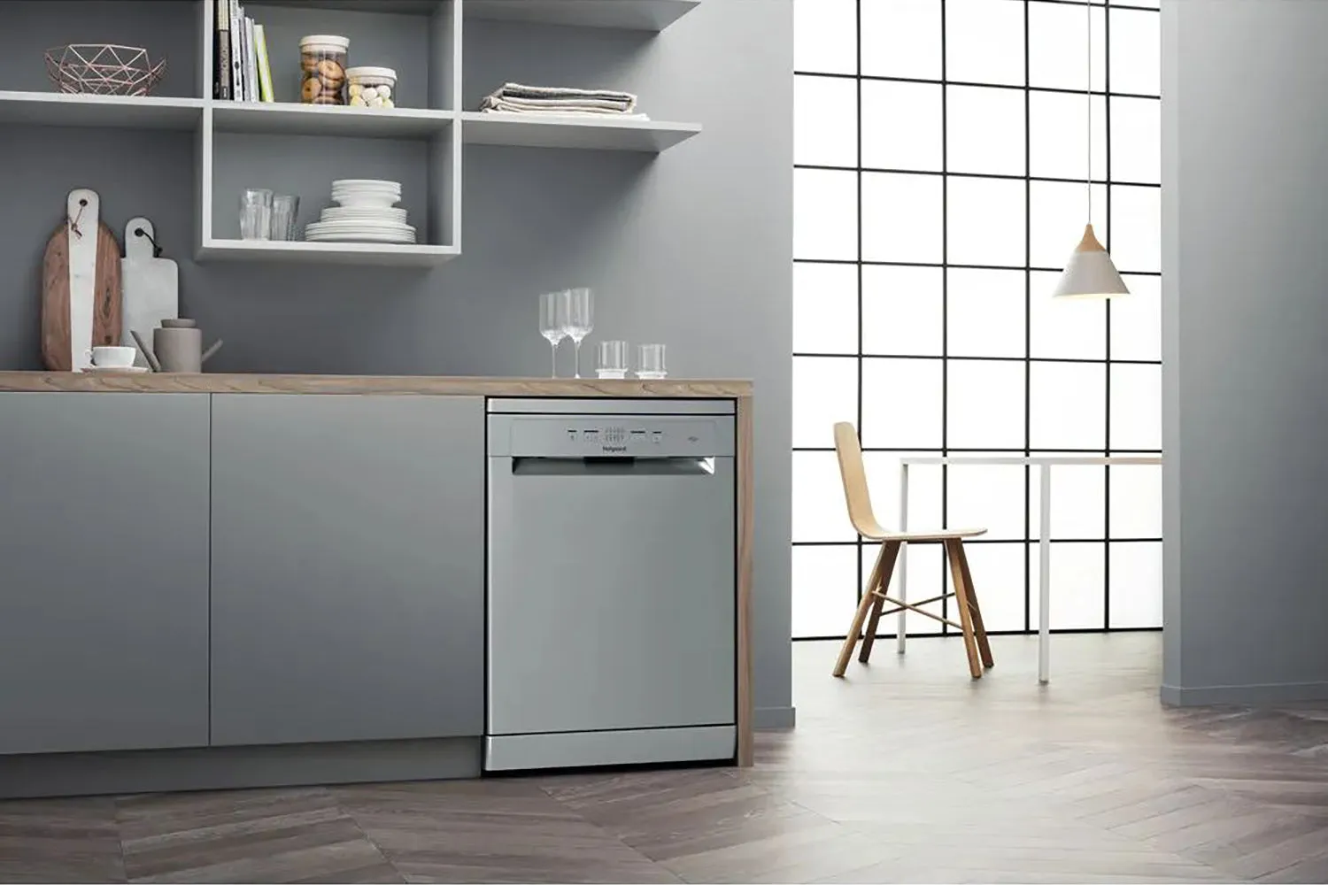 Hotpoint Freestanding Dishwasher | 14 Place | H2FHL626XUK
