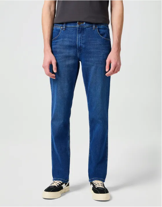 Wrangler® GREENSBORO Stretch Regular Fit Jean/Olympia - New AW24