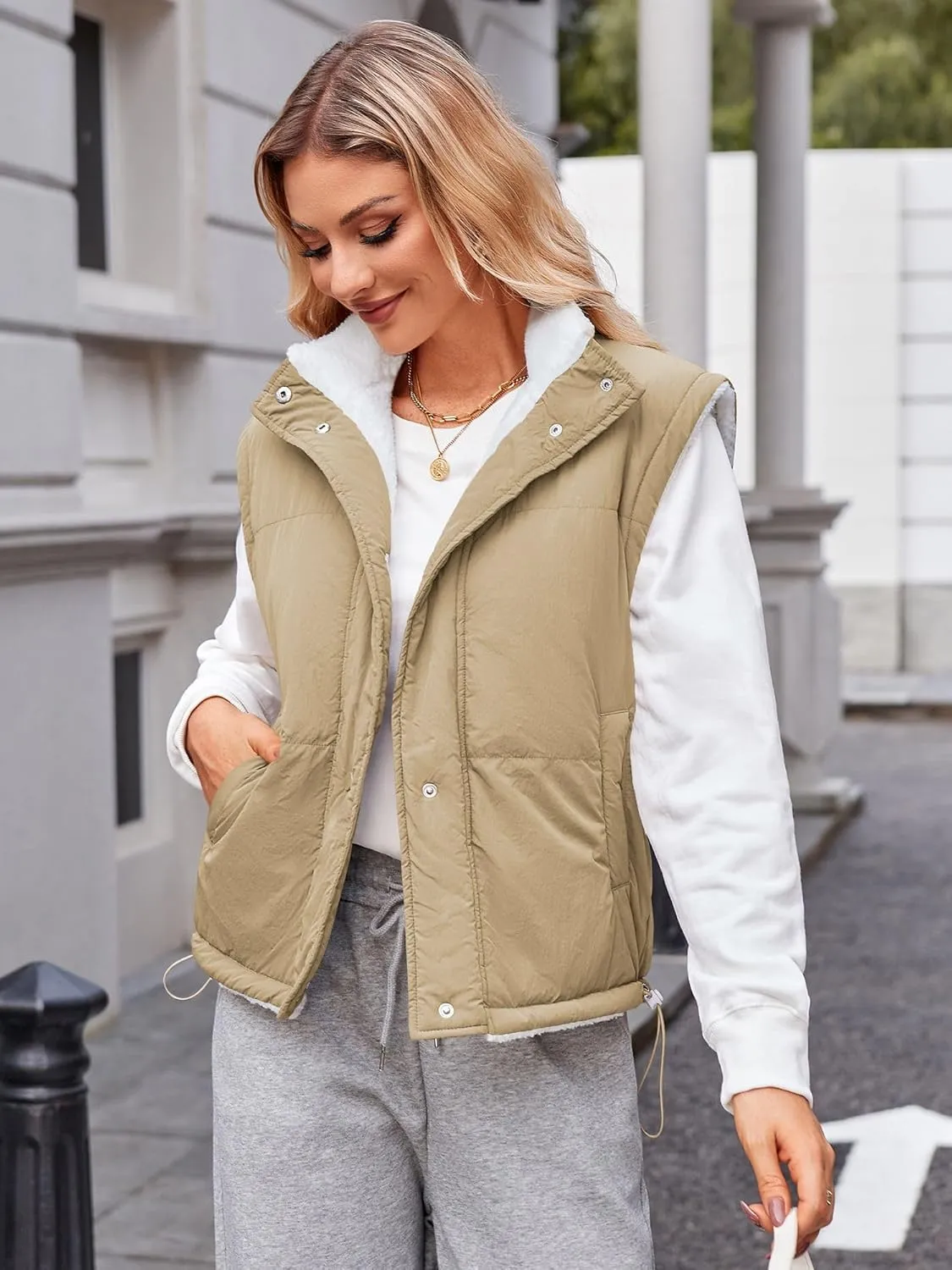 ZAFUL Womens 2024 Fall Cropped Puffer Vest Reversible Zip Up Quilted Vest Sleeveless Winter Fleece Jacket Outerwear